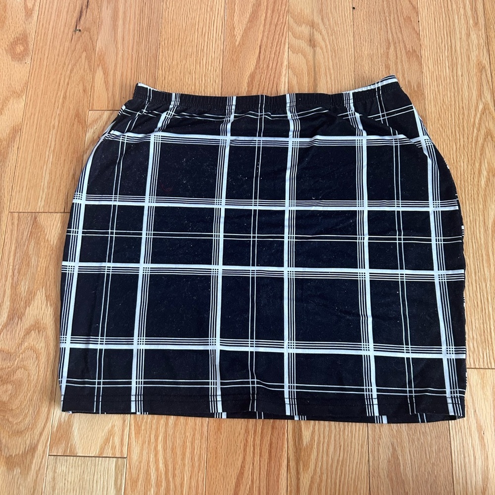 SHEIN Black and White Mini Pencil Skirt for Casual Wear